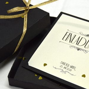 Einladungskarte Gold Hochzeit mit Schwarze Schachtel