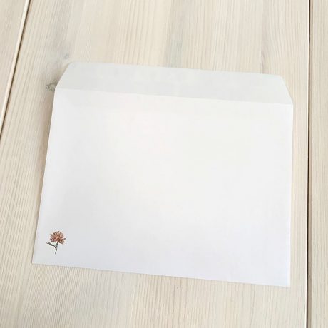Weißer Briefumschlag mit Pfingstrose, 162 x 229 mm image